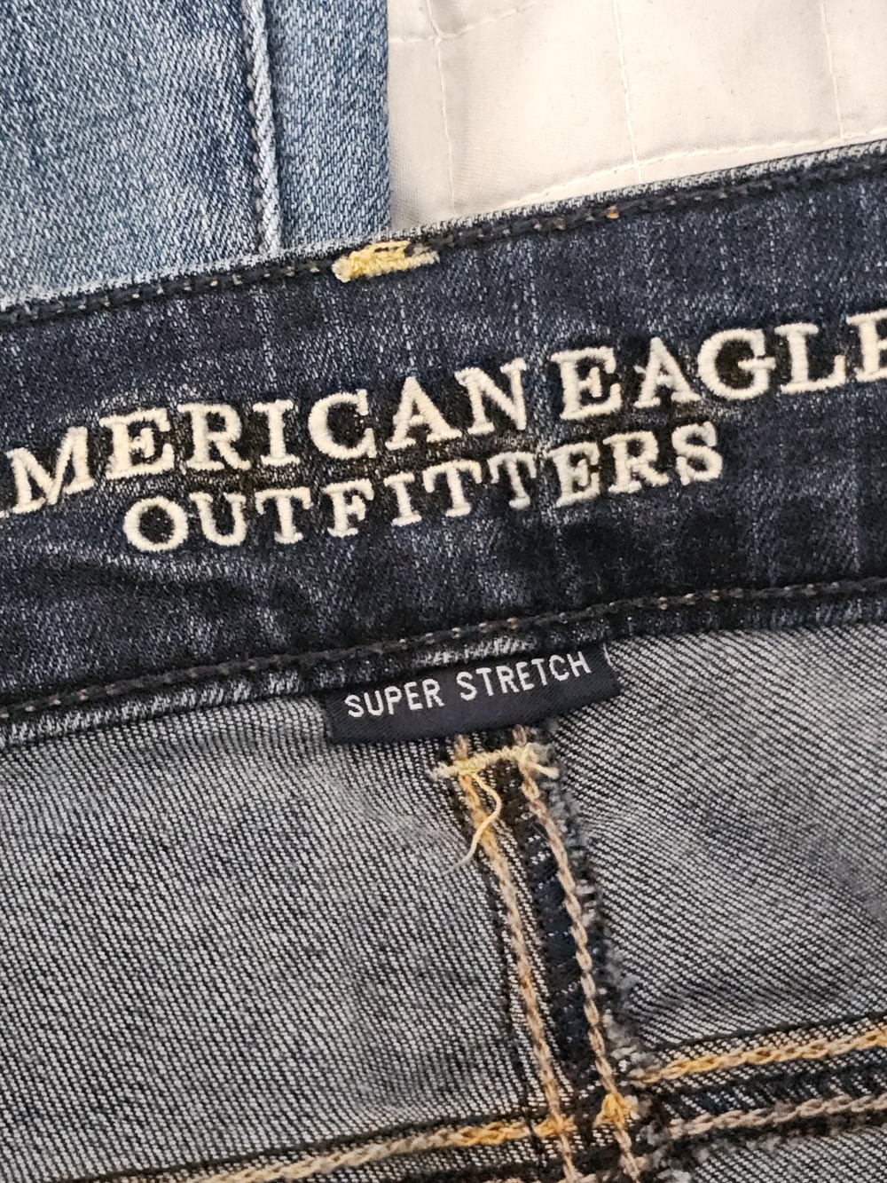 American Eagle Artist Crop Dark Wash Denim Cutoff Shorts Womens 8 Mid-Rise - Picture 6 of 7